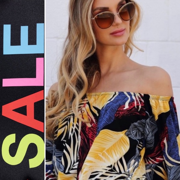SPOT:LITE Tops - Floral Print Off Shoulder Top